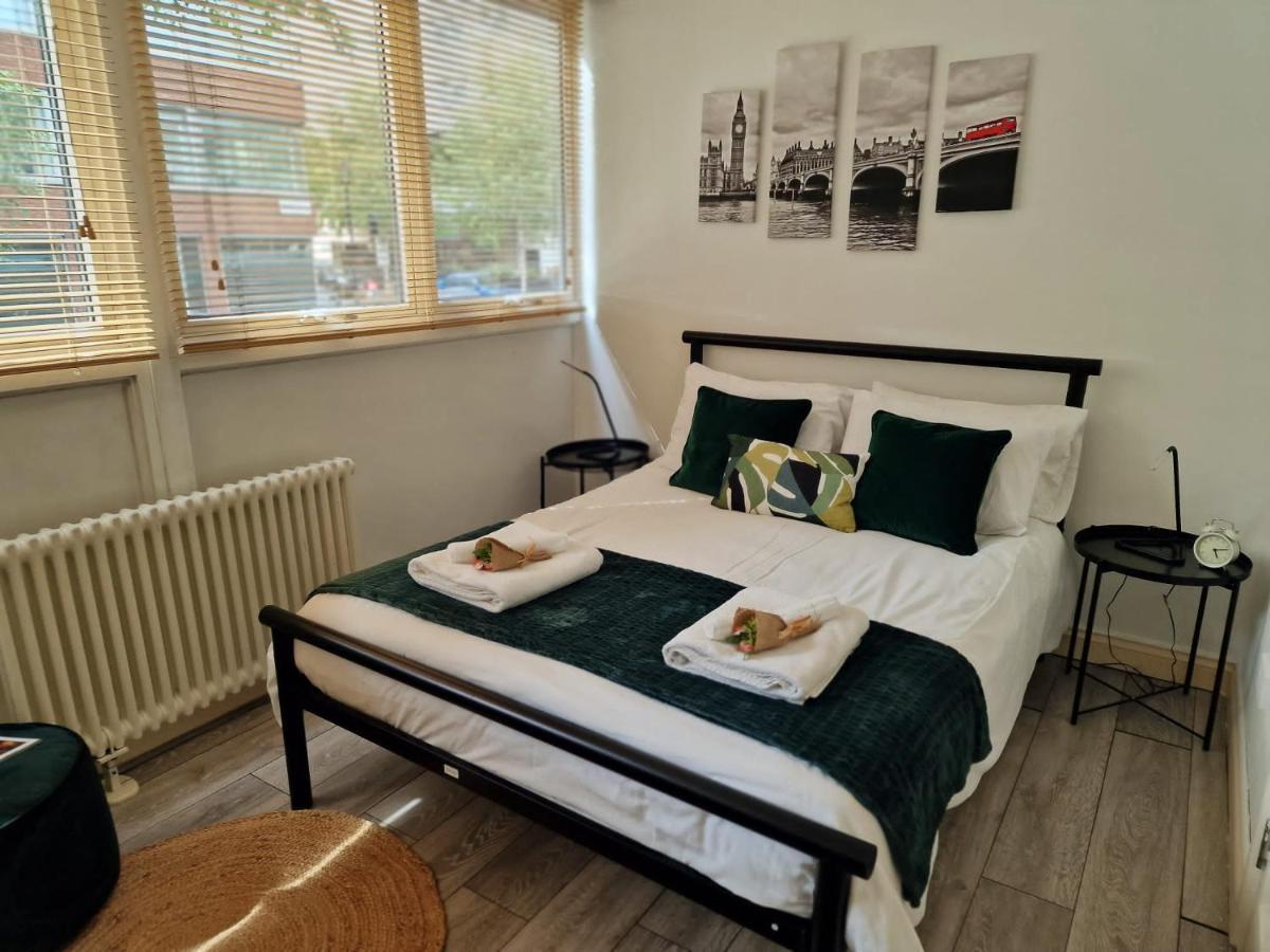 2 Bedrooms Flat In Great Location! Λονδίνο Εξωτερικό φωτογραφία