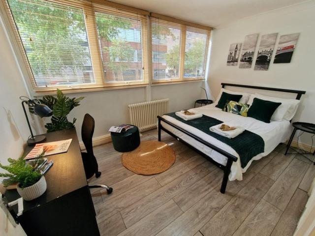 2 Bedrooms Flat In Great Location! Λονδίνο Εξωτερικό φωτογραφία