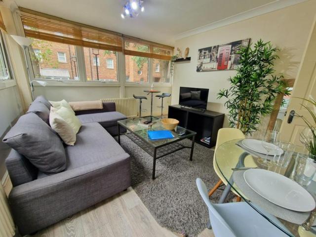 2 Bedrooms Flat In Great Location! Λονδίνο Εξωτερικό φωτογραφία